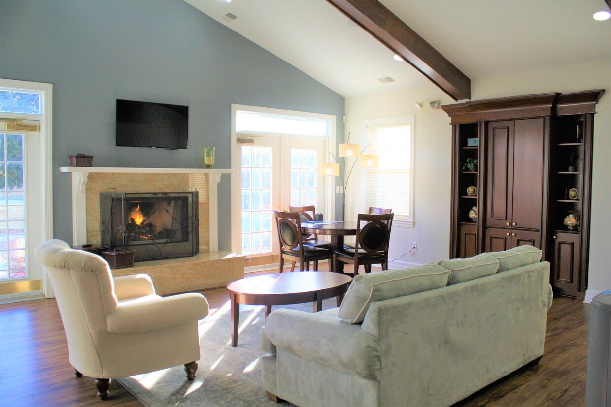 Lake Village Rochester Hills Apartments Rochester Hills, MI