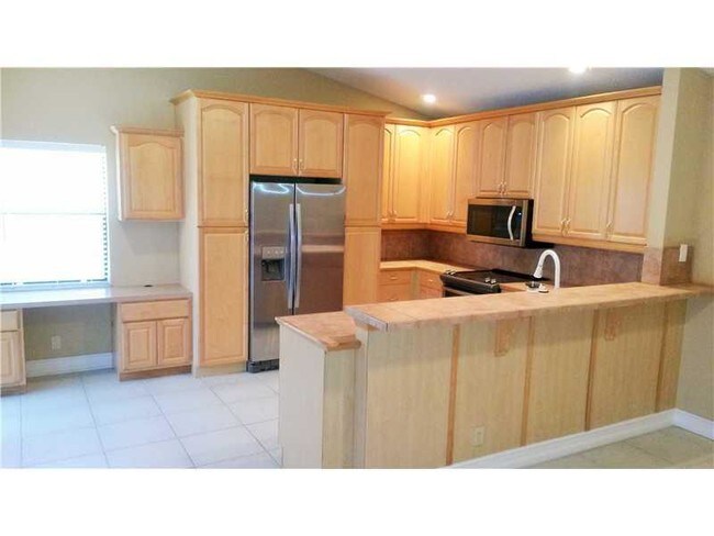 Foto del edificio - 4644 NW 66th Dr