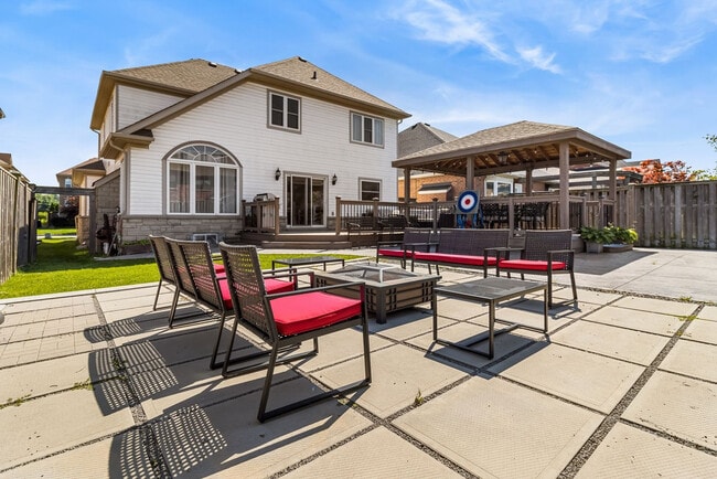 Building Photo - 251 Wright Crescent