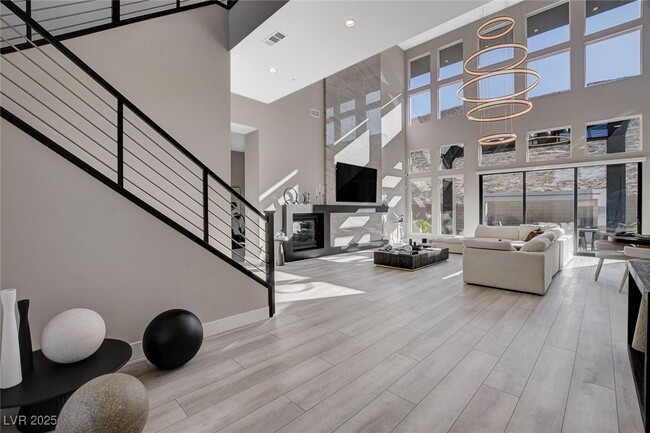 Building Photo - 5289 Feathertop Dr
