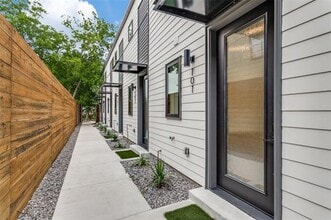 Building Photo - 1312 N Prairie Ave