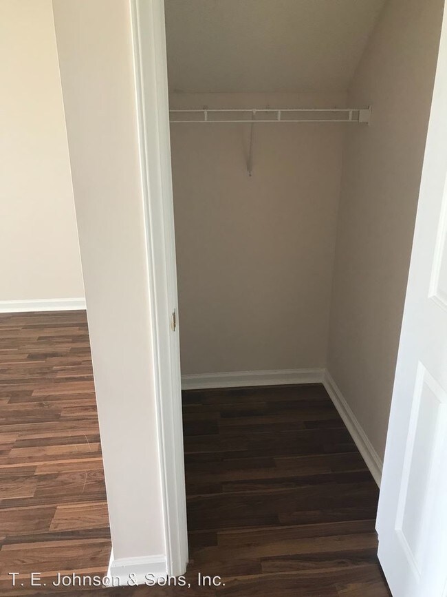 Building Photo - 3 br, 2.5 bath House - 105 Kings Meadow