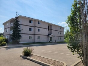 Building Photo - 901 16 St