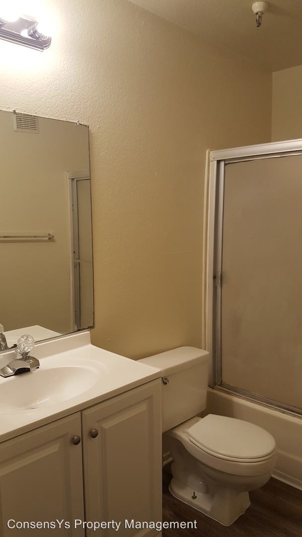 Foto del edificio - 301 S Birch St