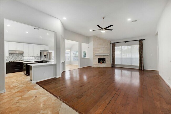 Building Photo - 3806 Azur Ln