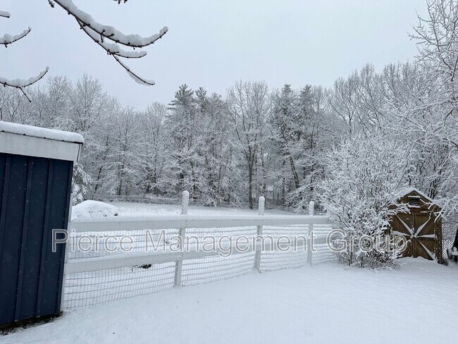 Foto del edificio - 395 Critchett Rd