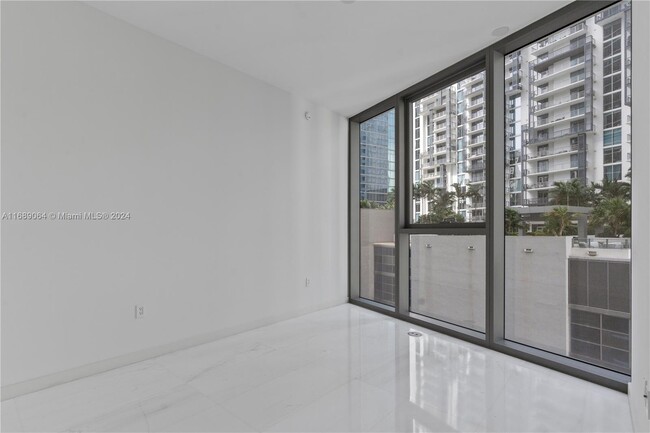 Foto del edificio - 300 Biscayne Blvd Way