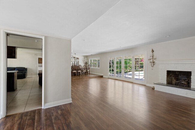 Building Photo - Welcome to this Beautiful Ranch-Style Home...