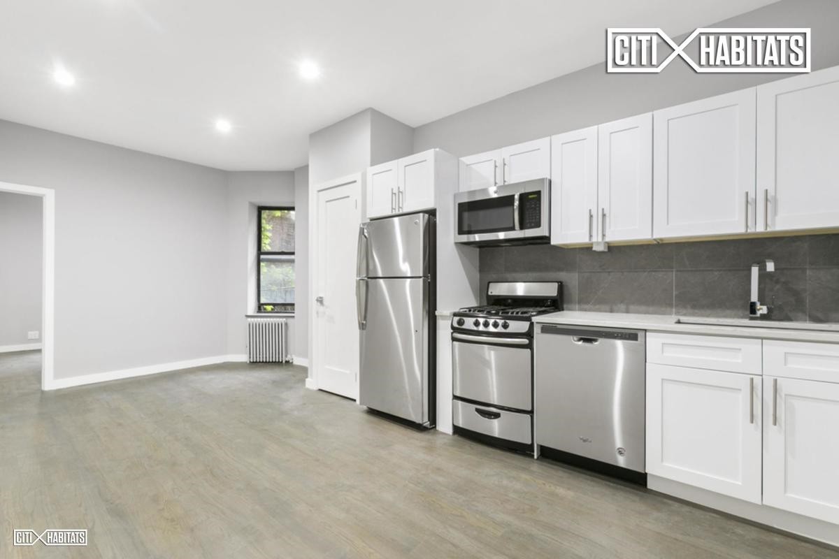 Primary Photo - 1571 Lexington Ave