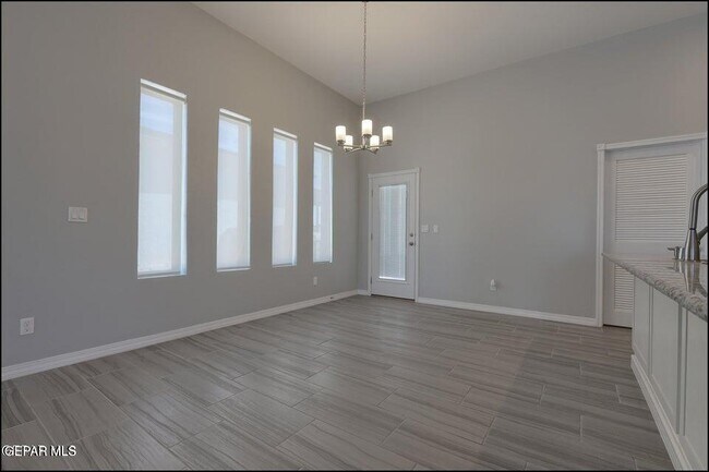 Foto del edificio - 14512 Charles Foster Ave