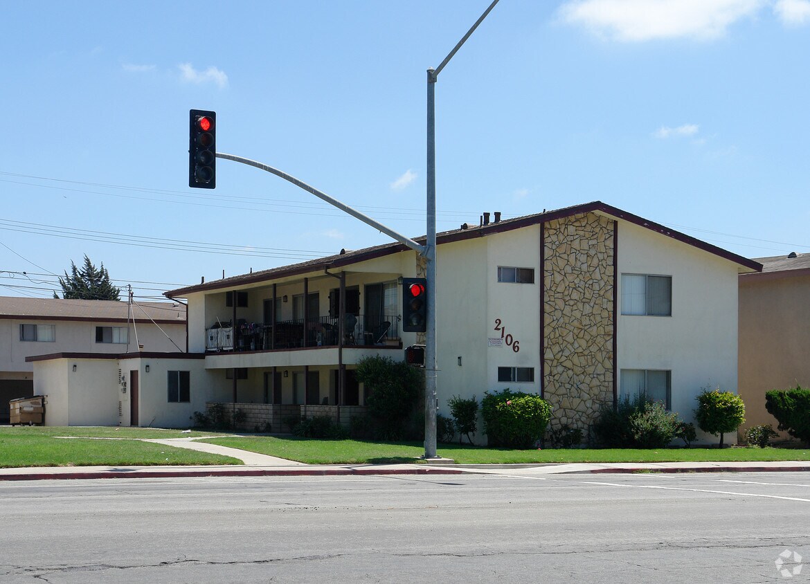 Primary Photo - 2106 N Ventura Rd