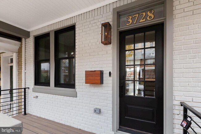 Foto del edificio - 3728 9th St NW