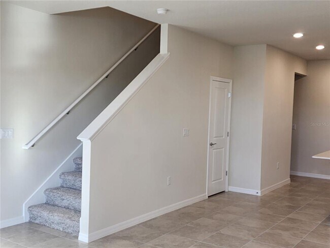 Building Photo - 16258 Merry Aly