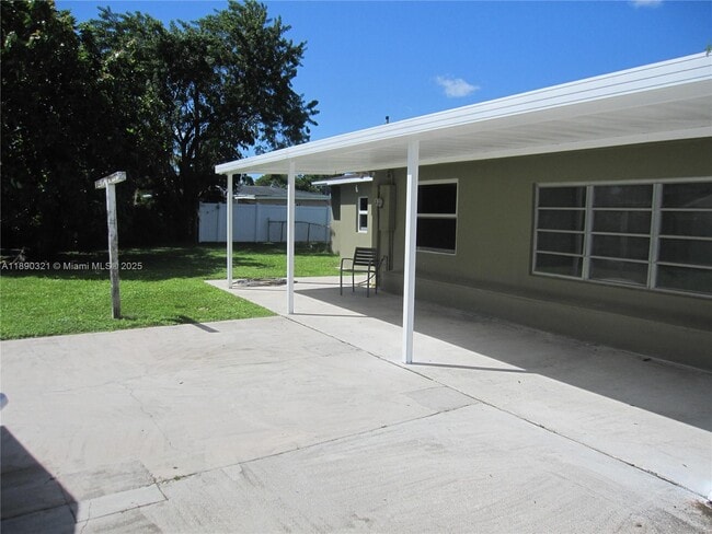 Foto del edificio - 3151 SW 37th Terrace