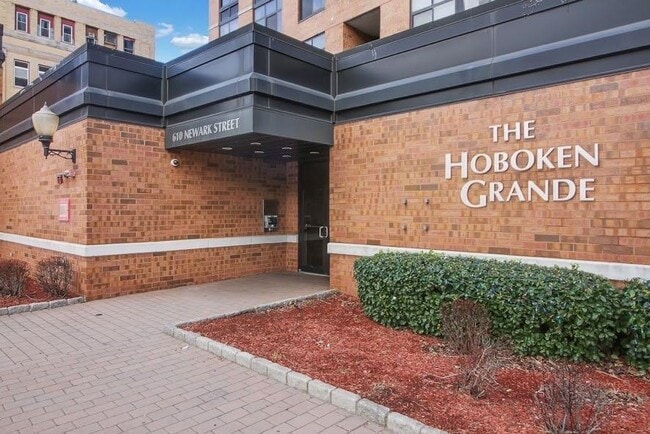 Building Photo - 610 Newark St.