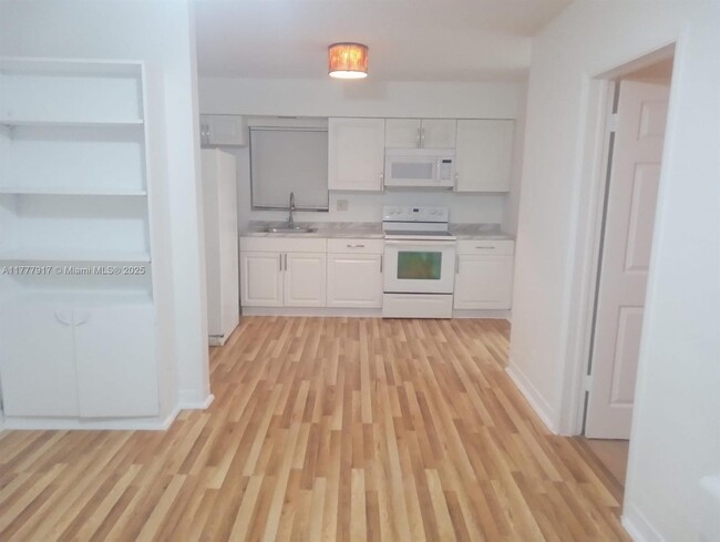 Foto del edificio - 915 NE 16th Terrace