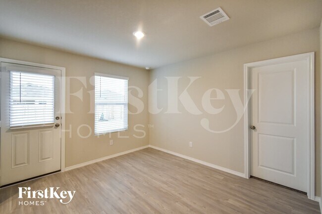Building Photo - 10522 De Gonzalo Way