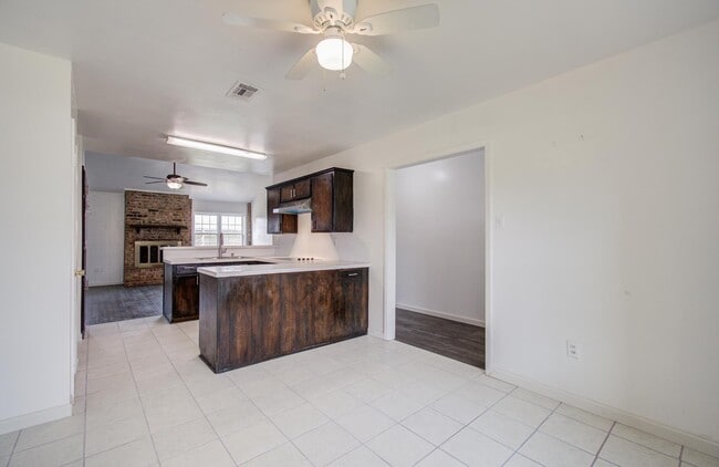 Foto del edificio - 7322 Willowtex Dr