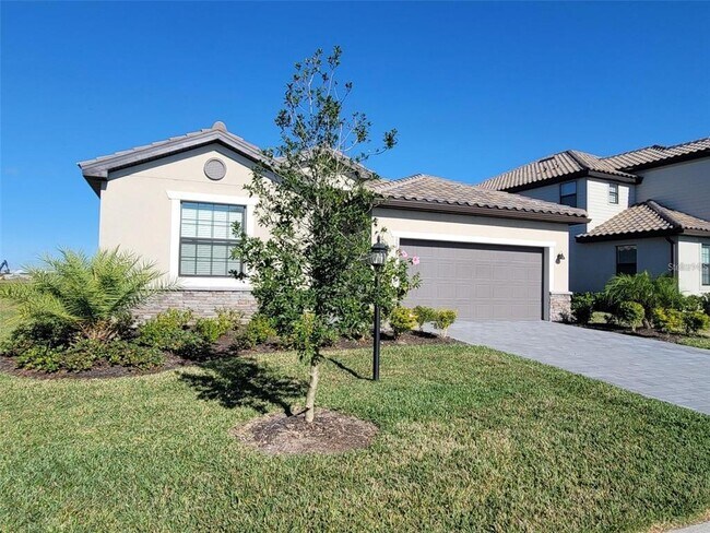 Foto del edificio - 15719 Islandwalk Ave