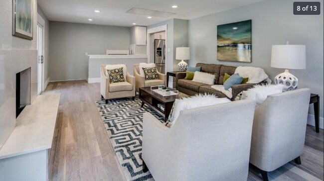 Building Photo - Gorgeous 4-bedroom with Spacious Yard and ...
