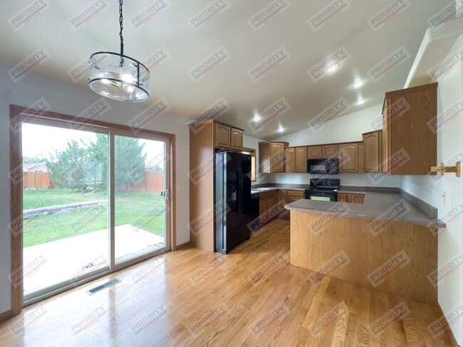 Building Photo - Gorgeous Single Family Home