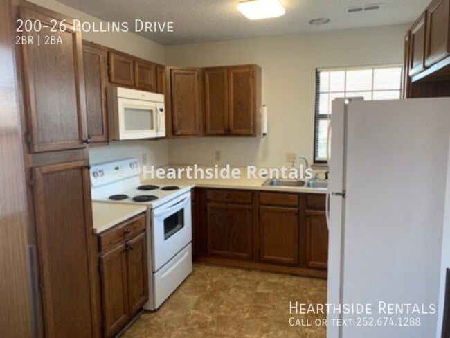Building Photo - **2 Bedroom 2 Bath Townhouse with Loft Nea...