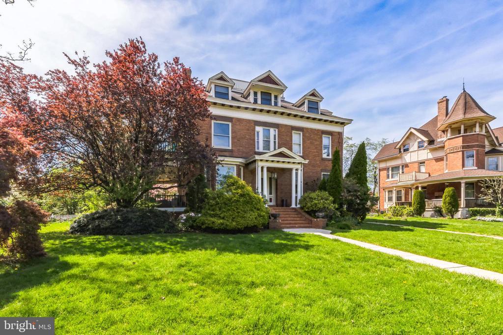 Foto principal - 428 W Browning Rd