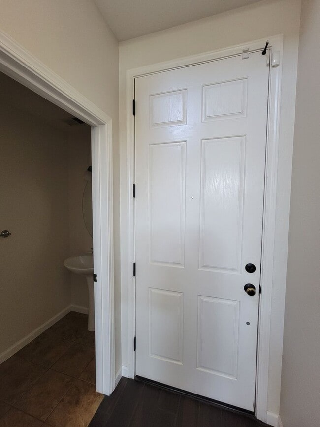 Foto del edificio - Beautiful 2 bedroom 2.5 bath home in Avalon Gated Community!!