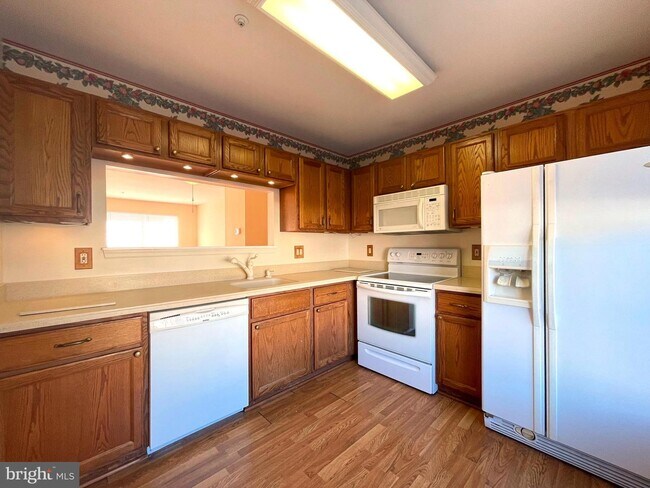 Building Photo - 9422 Sea Breeze Ct