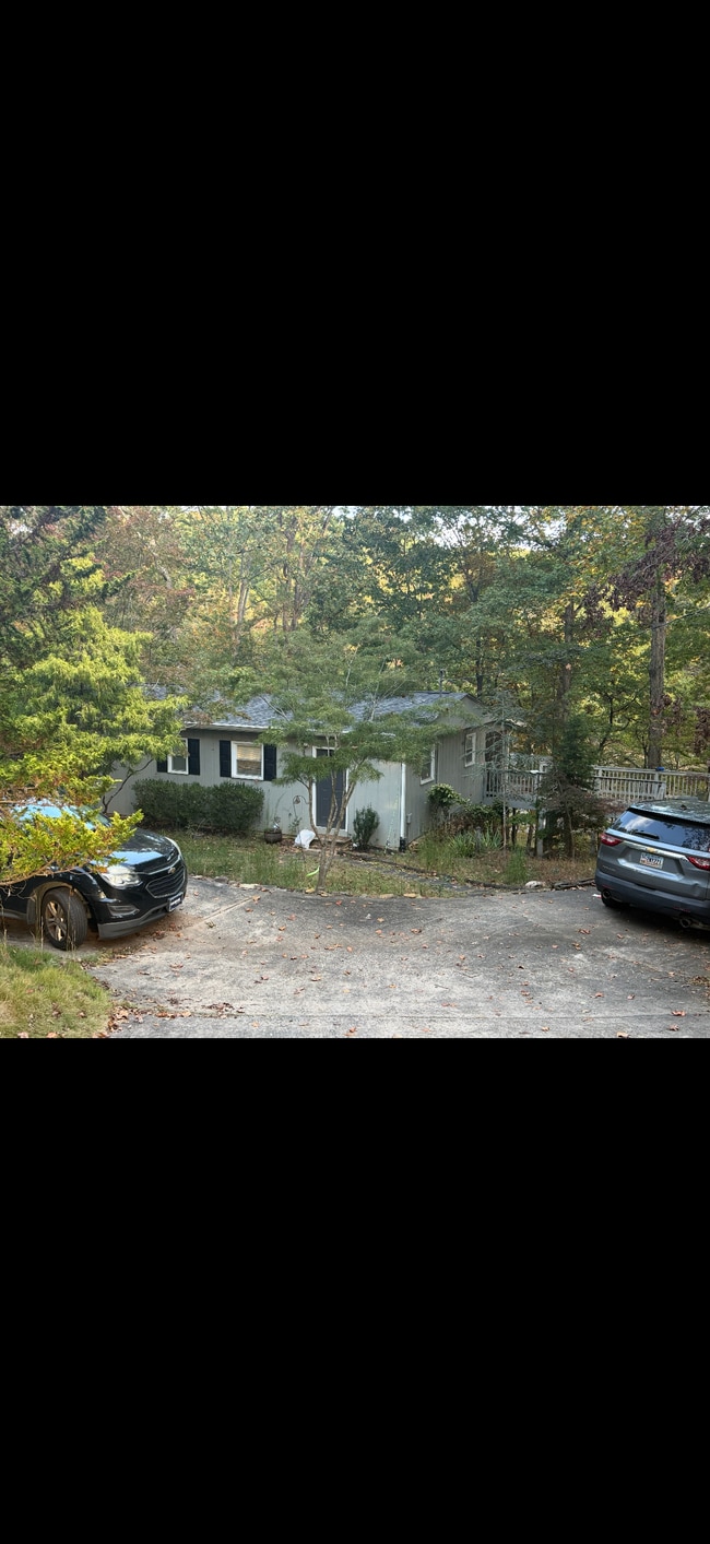 Building Photo - 3473 McKenzie Dr