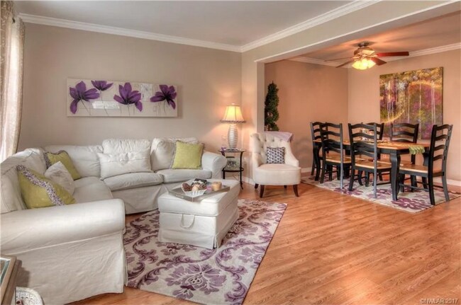 Building Photo - 10304 Monet Dr