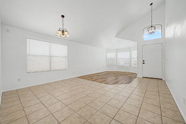 Building Photo - 12570 Desert Flower Rd