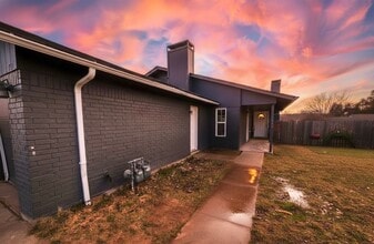 Building Photo - 7405 Tumbleweed Dr