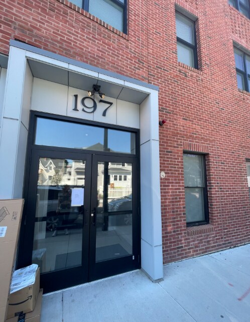 Building Photo - 131 Green St