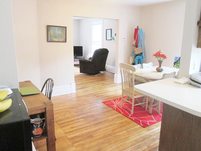 Foto del edificio - 3224 Grand Ave S