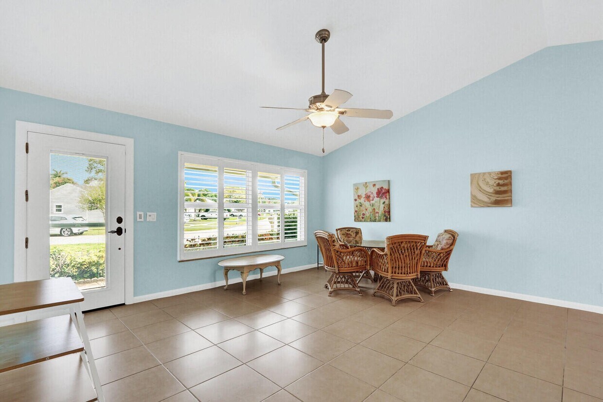 Building Photo - 129 Village Cir