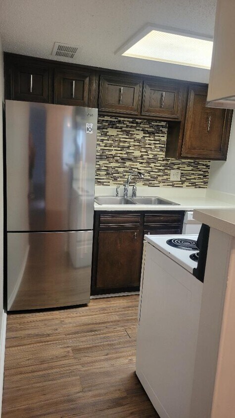 Kitchen - 5831 Harvest Hill Rd
