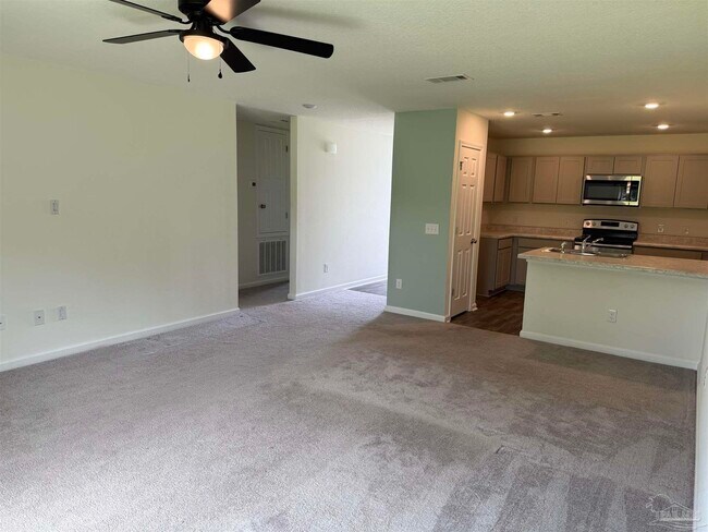 Foto del edificio - 8743 Schooner Ln
