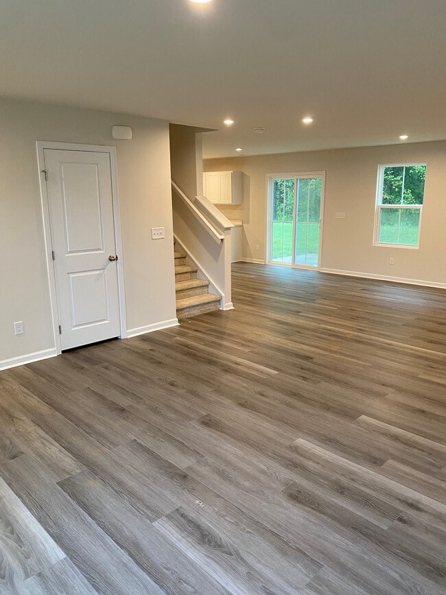 Foto del edificio - Room in House on Rustling Pines Ct