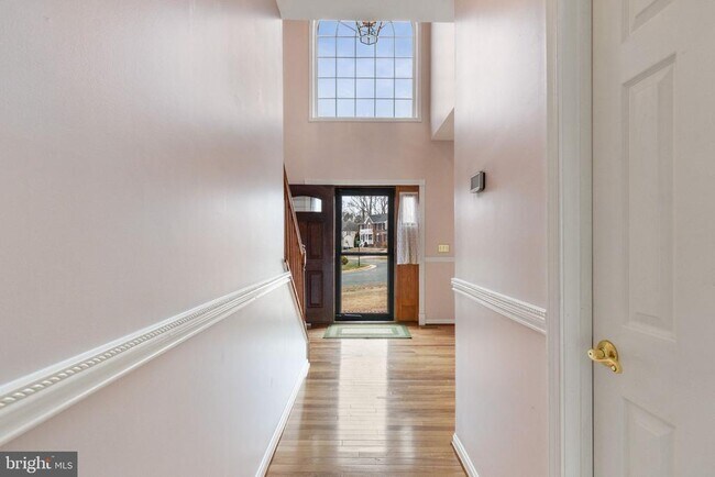 Foto del edificio - 6910 Governors Grant Ln