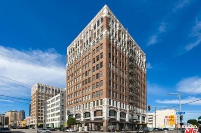 Building Photo - 315 E 8th St