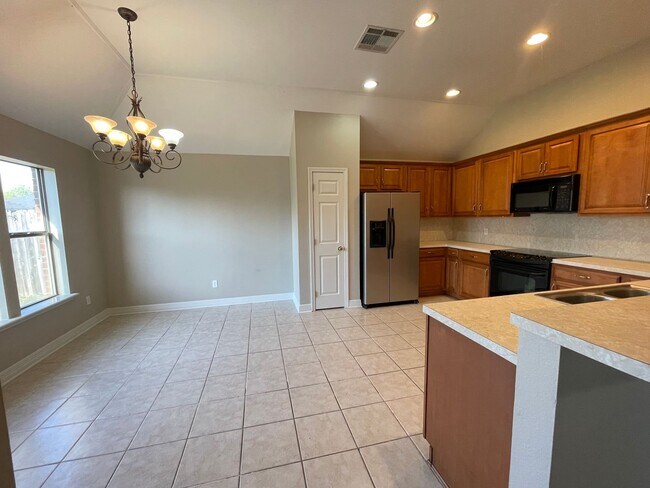 Foto del edificio - BELLE ROSE AT LEGACY! HURRY WONT LAST LONG!