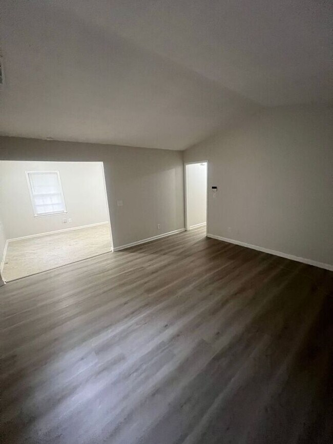 Foto del edificio - !!!WARNING: AVOID SCAMS CONFIRM RENTAL AT ...