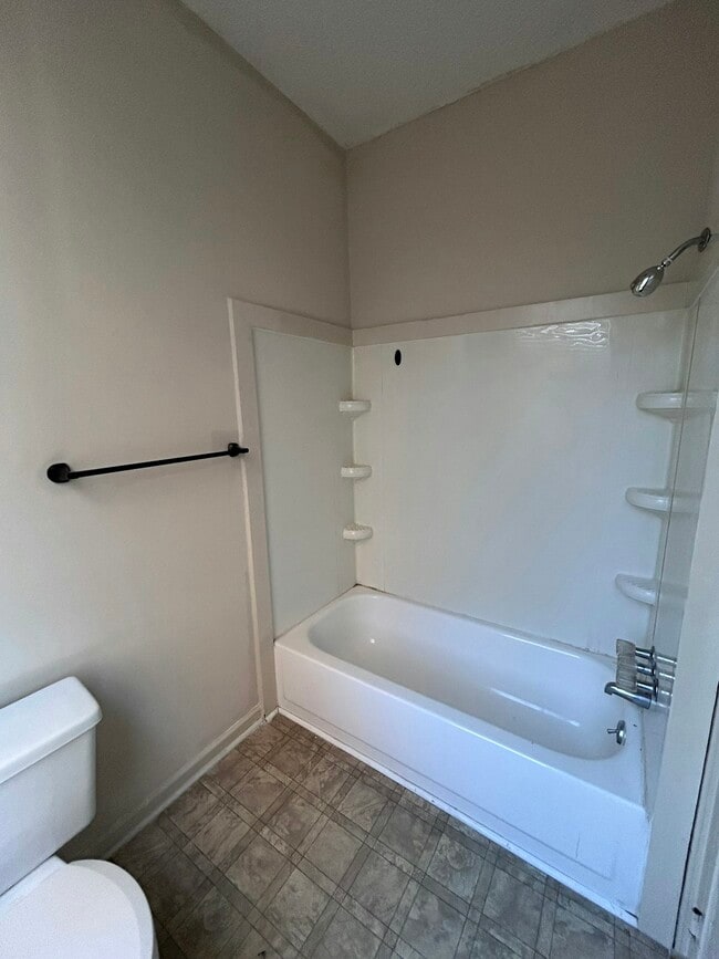 Building Photo - 516 4th St