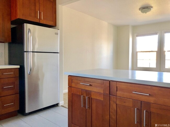 Building Photo - 744 Clementina St