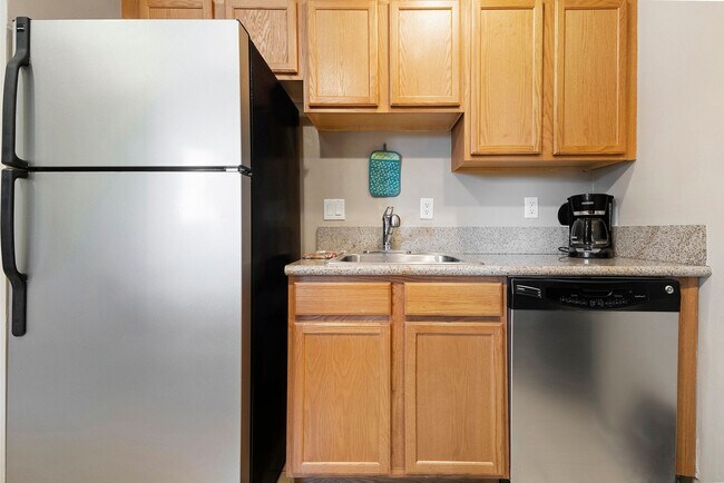 Building Photo - Hot Listing! Modern 2-Bedroom Gem – Great ...