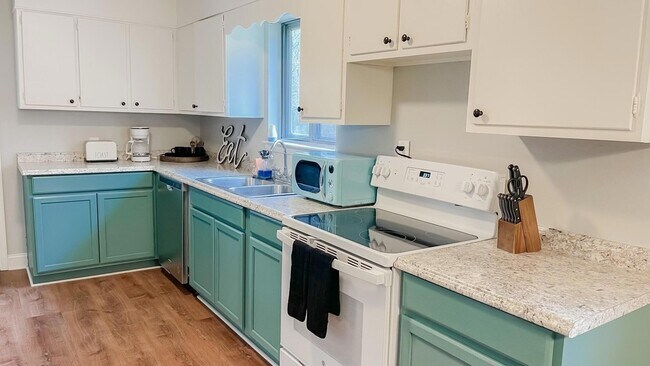 Foto del edificio - 8429 Daisy Dallas Rd