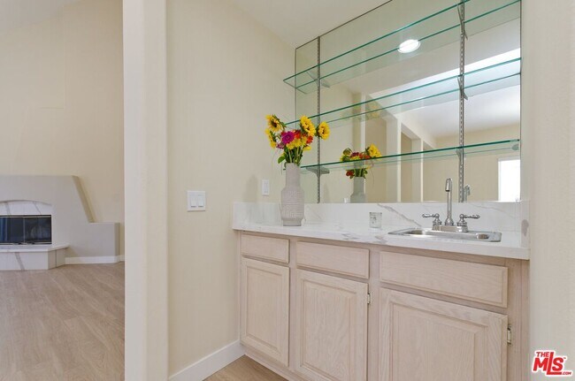 Foto del edificio - 1230 Wellesley Ave