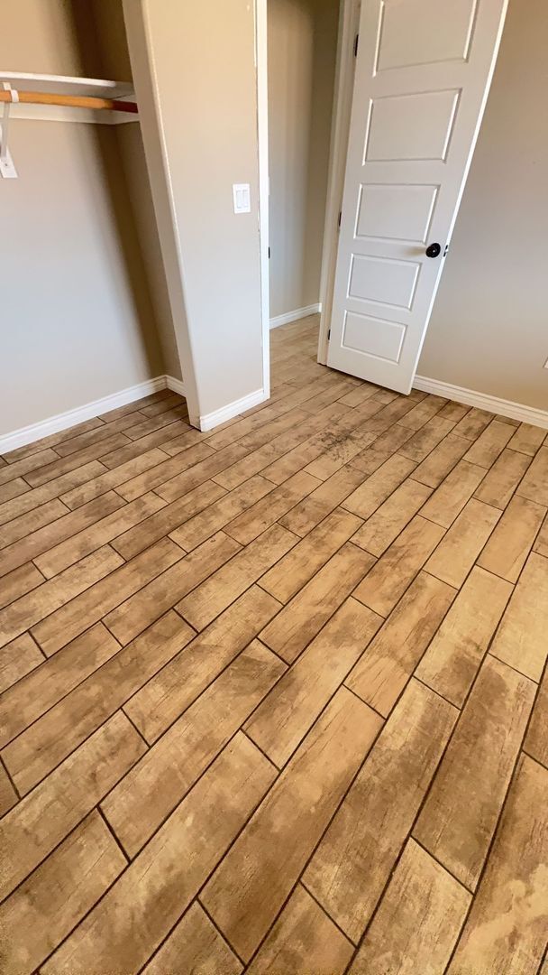 Building Photo - NEWER CONSTRUCTION 4 BEDROOM APPLE VALLEY HOME