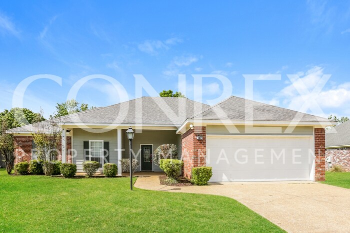 Primary Photo - Great 3 Bedroom with Huge Backyard!